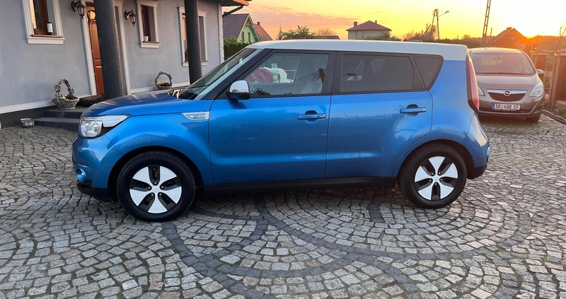 Kia Soul cena 31900 przebieg: 125000, rok produkcji 2015 z Prochowice małe 781